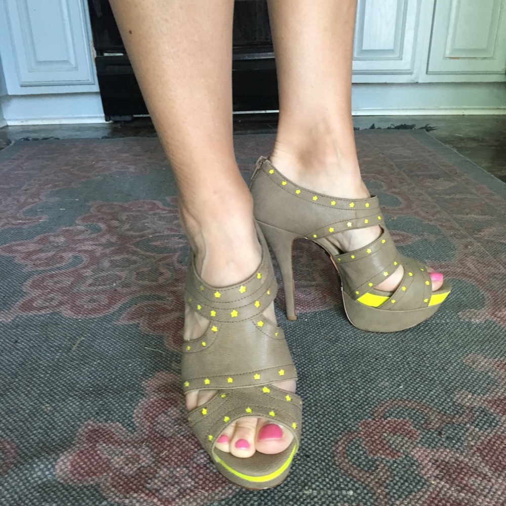 Betseyville Luna Star Heels